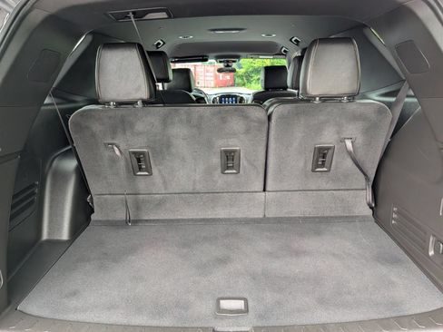Used 2023 Chevrolet Traverse LT FWD image 22