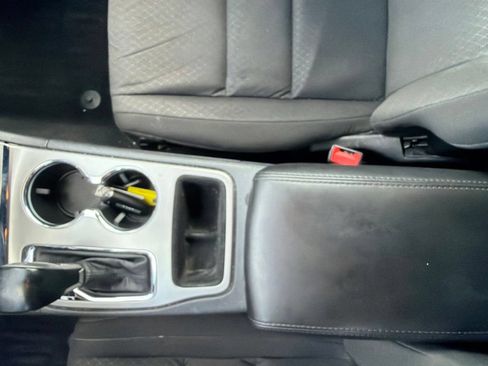 Used 2021 Jeep Grand Cherokee Laredo AWD/4WD image 25
