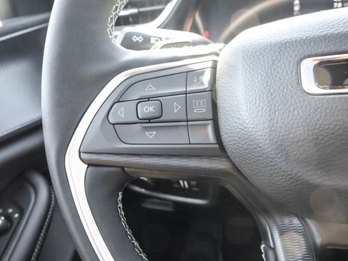 New 2025 Jeep Grand Cherokee Altitude image 24