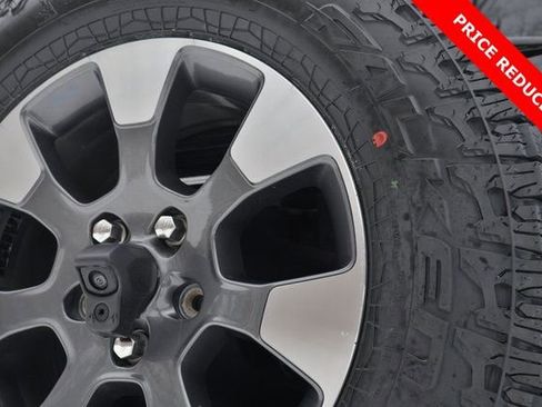 Used 2022 Jeep Wrangler Unlimited Sahara w/ Cold Weather Group image 11