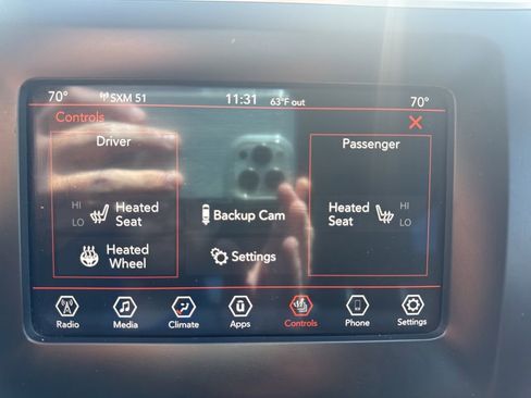 Used 2019 Jeep Cherokee Latitude Plus w/ Comfort/Convenience Group image 22