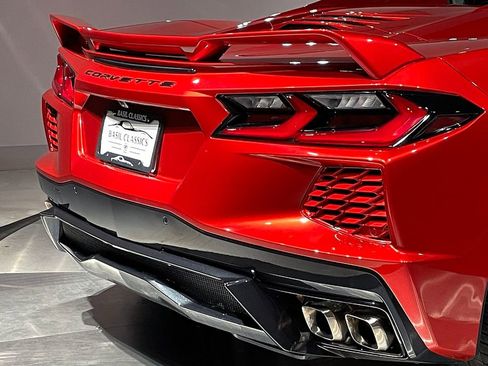 Used 2021 Chevrolet Corvette Stingray w/ Z51 Performance Package image 10