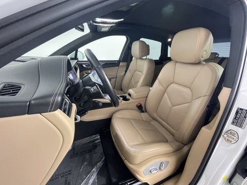 Used 2021 Porsche Macan AWD image 5