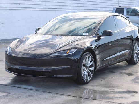 Used 2025 Tesla Model 3 Long Range image 3