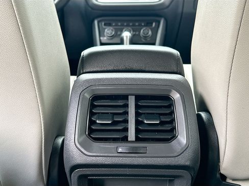 Used 2019 Volkswagen Tiguan SE AWD/4WD image 25