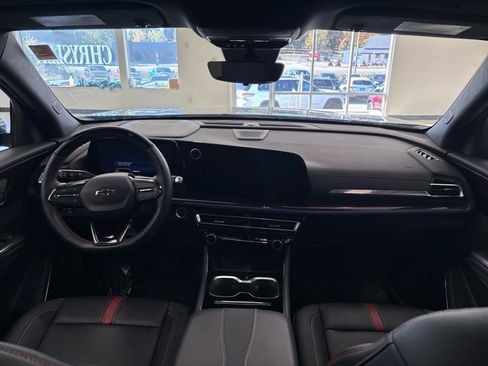 Used 2024 Chevrolet Traverse RS w/ LPO, Floor Liner Package image 21