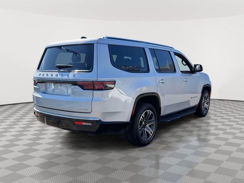 Used 2024 Jeep Wagoneer Series II image 9