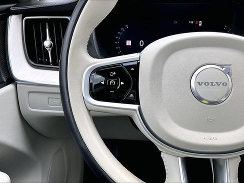Used 2026 Volvo XC60 B5 Ultra AWD/4WD image 26