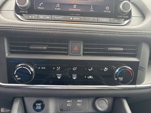 Used 2025 Nissan Rogue S FWD image 23