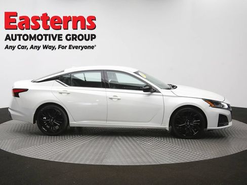 Used 2023 Nissan Altima 2.5 SR FWD image 45