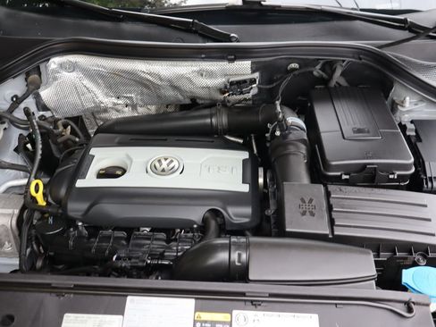 Used 2014 Volkswagen Tiguan SEL AWD/4WD image 40