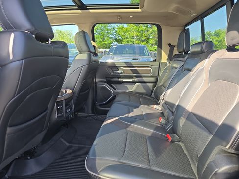 Used 2019 RAM 1500 Laramie AWD/4WD image 14