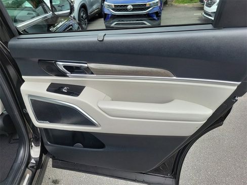 Used 2022 Kia Telluride SX w/ Towing Package image 43