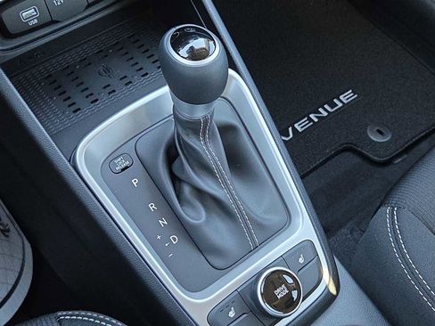 New 2026 Hyundai Venue SEL image 32