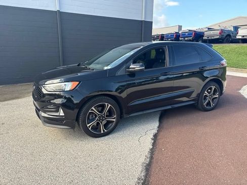 Certified 2019 Ford Edge ST w/ Cold Weather Package AWD/4WD image 5