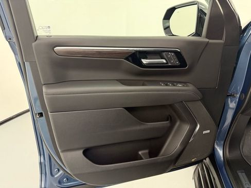 Used 2025 Chevrolet Tahoe Premier image 10