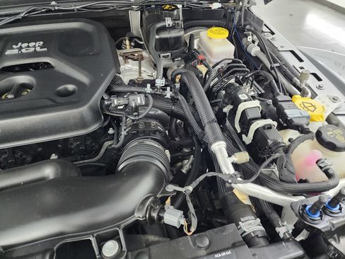 Used 2021 Jeep Wrangler Unlimited Rubicon image 15