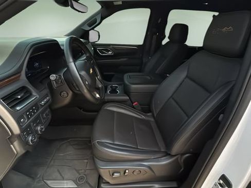 Used 2024 Chevrolet Suburban High Country AWD/4WD image 18