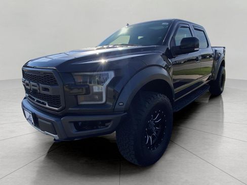 Used 2019 Ford F150 Raptor w/ Equipment Group 802A Luxury AWD/4WD image 3