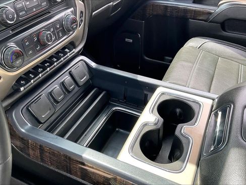 Used 2015 GMC Sierra 2500 Denali w/ Duramax Plus Package image 16