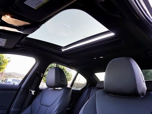 Used 2025 BMW 330i xDrive Sedan w/ Convenience Package image 16