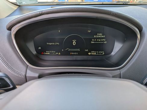 Used 2019 Lincoln Nautilus Select image 17