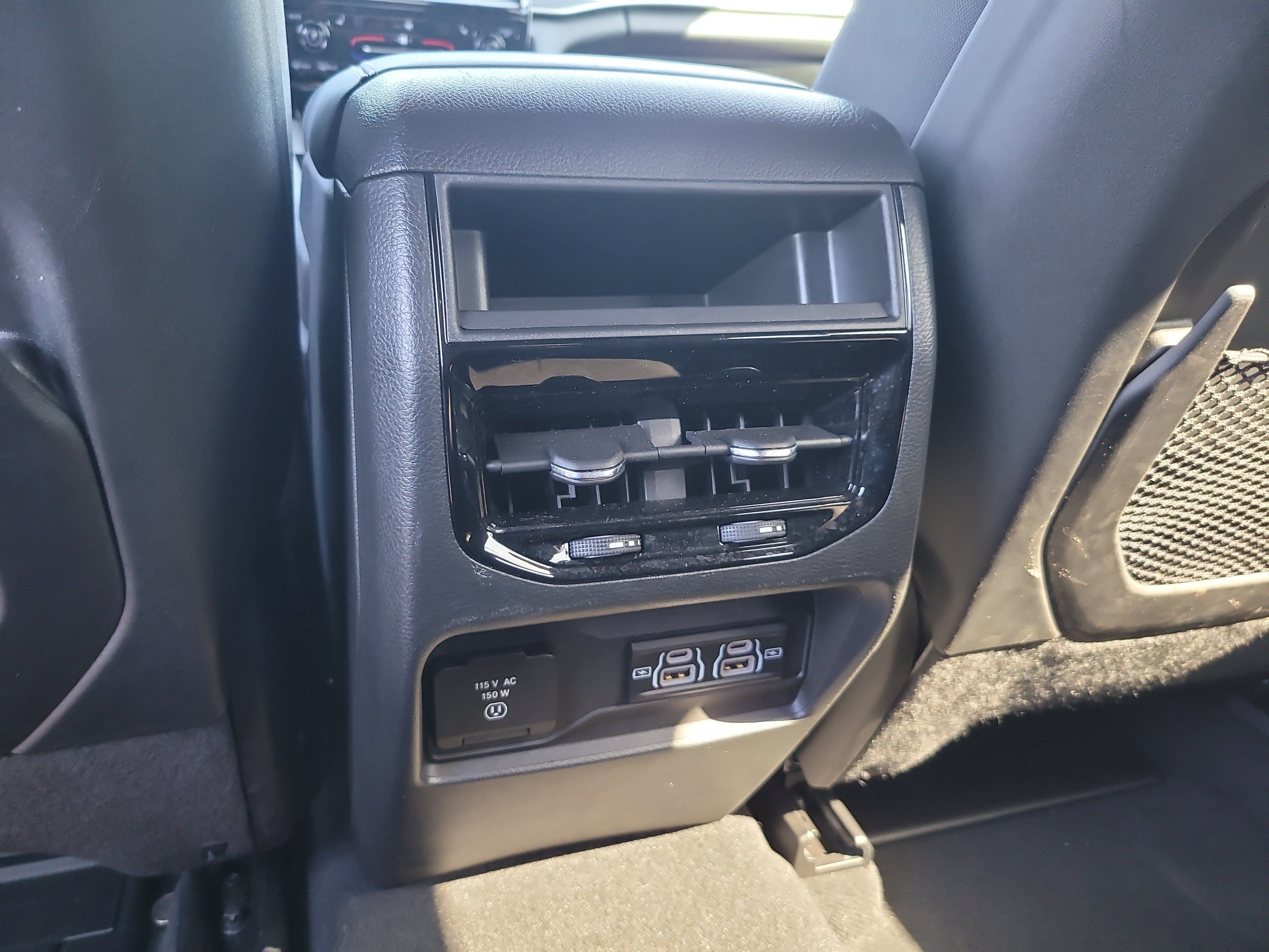 Used 2025 Jeep Grand Cherokee Laredo w/ Luxury Tech Group I RWD image 13