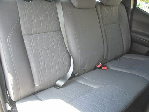 Used 2019 Toyota Tacoma TRD Sport w/ Technology Package AWD/4WD image 28