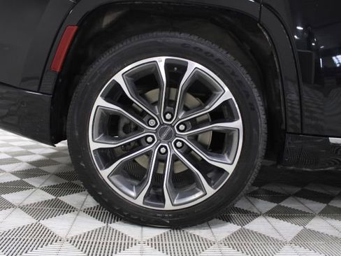 Used 2022 Jeep Grand Wagoneer Series III image 39