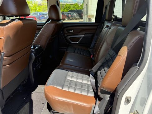 Used 2019 Nissan Titan Platinum Reserve AWD/4WD image 18