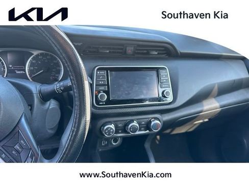 Used 2021 Nissan Kicks S FWD image 1