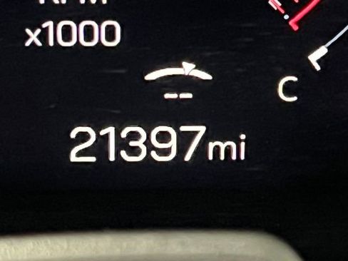 Used 2025 GMC Yukon XL Elevation AWD/4WD image 28