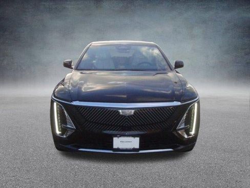 New 2025 Cadillac Lyriq Luxury w/ LPO, Bronce Accent Package image 2