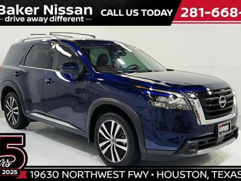 Certified 2025 Nissan Pathfinder Platinum w/ Cargo Package AWD/4WD image 1