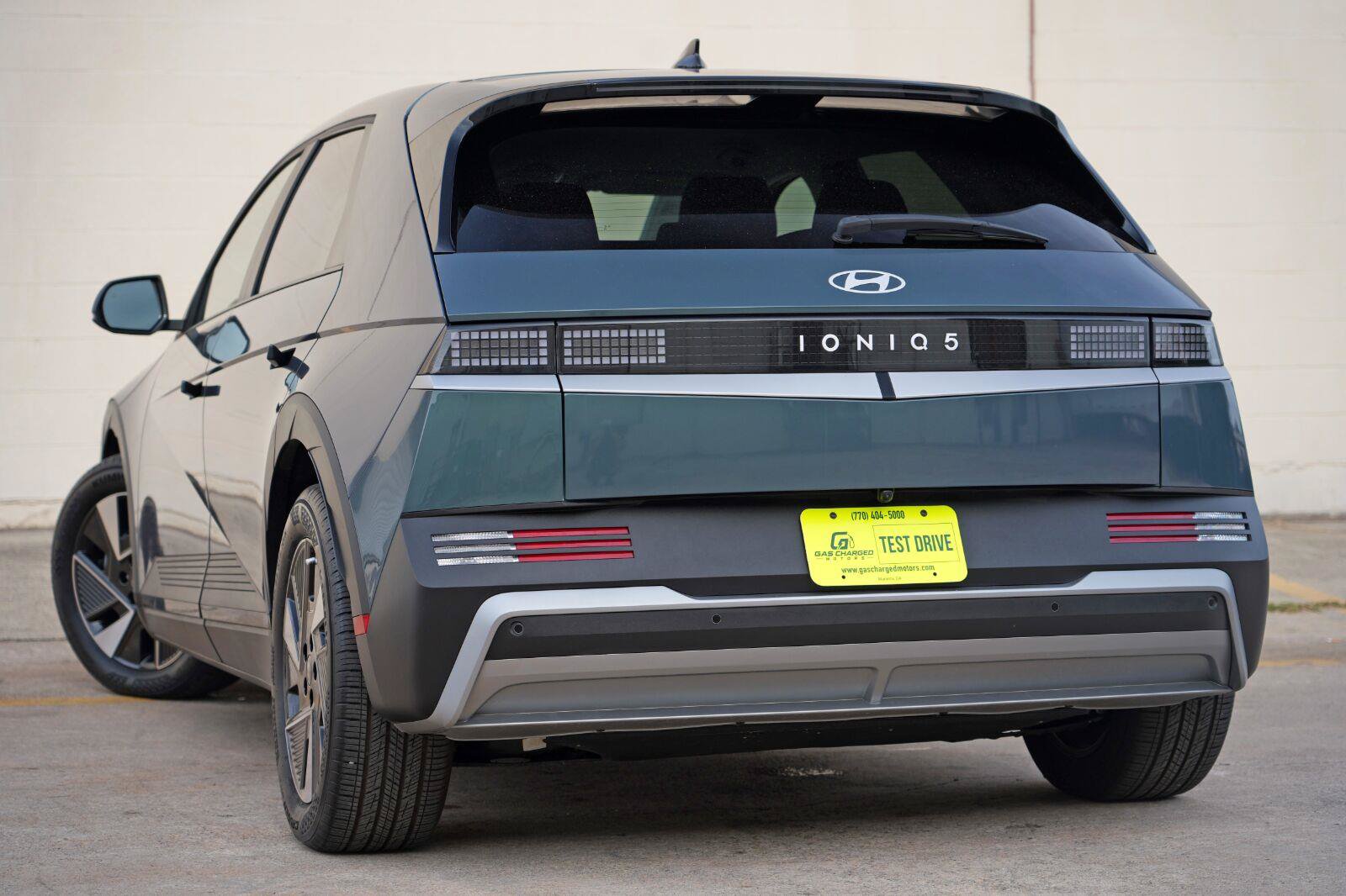 Used 2025 Hyundai Ioniq 5 SE RWD image 6