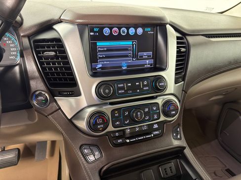 Used 2018 Chevrolet Suburban Premier AWD/4WD image 16