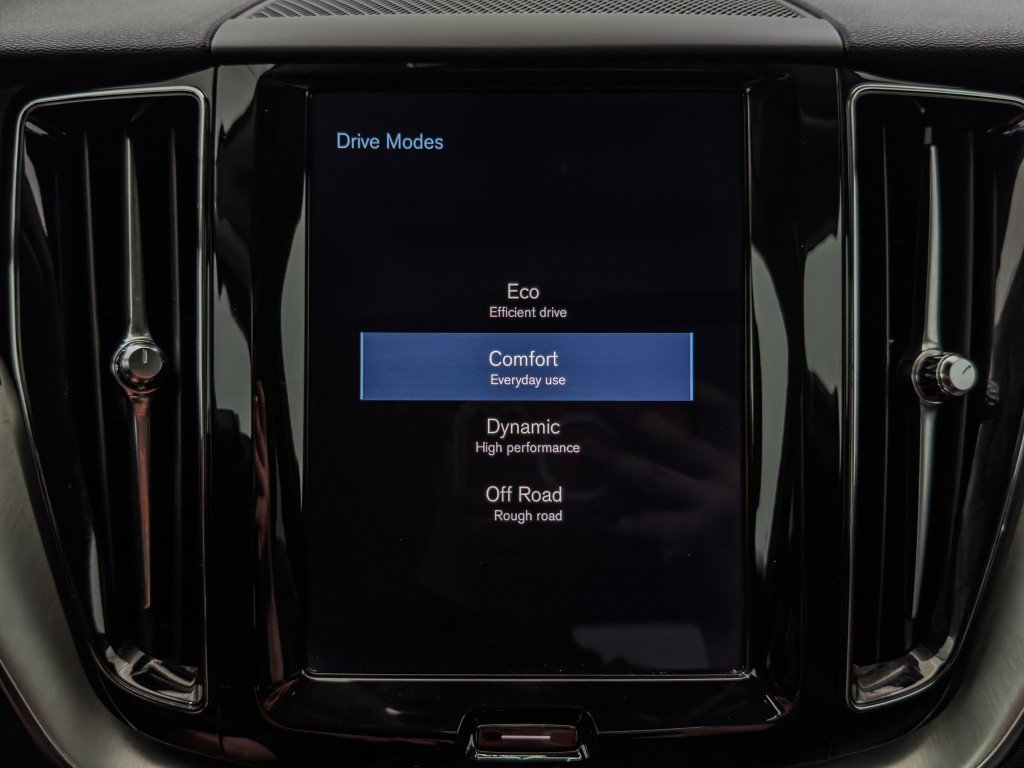 Used 2019 Volvo XC60 T5 Momentum w/ Multimedia Package AWD/4WD image 47