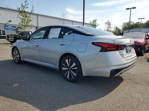 Used 2021 Nissan Altima 2.5 SV w/ SV Premium Package FWD image 4