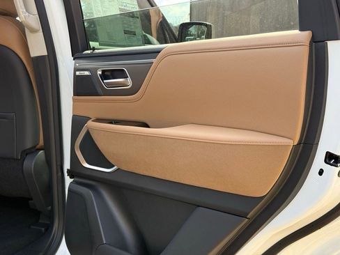 New 2026 INFINITI QX80 Luxe image 23