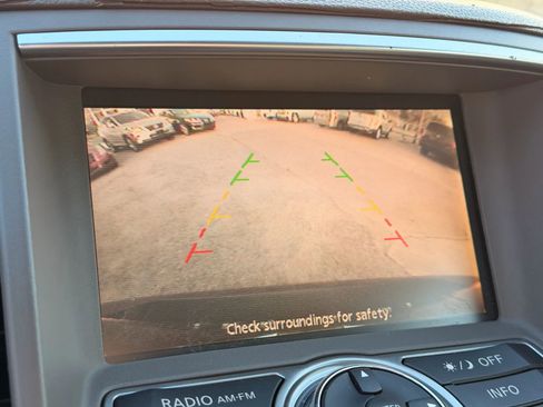 Used 2011 INFINITI G37 Journey w/ Premium Pkg image 19