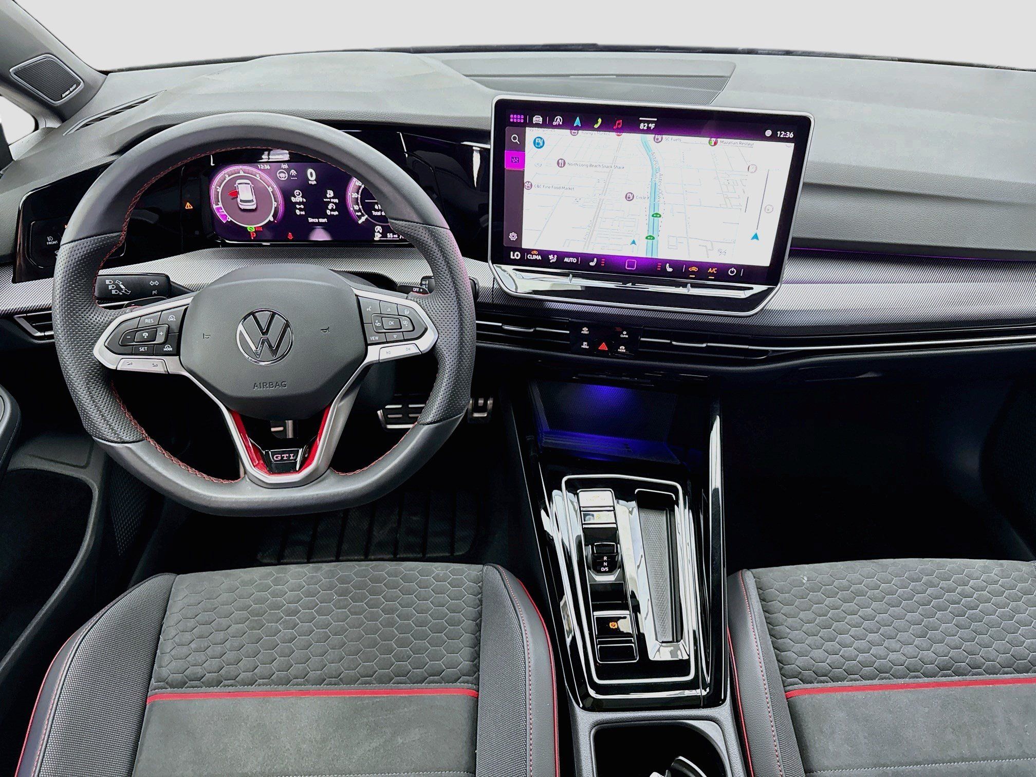 Used 2025 Volkswagen GTI SE FWD image 15