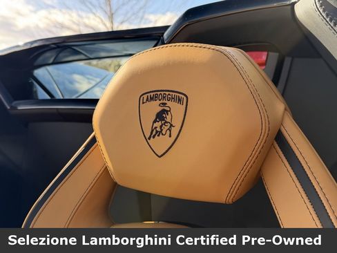 Used 2018 Lamborghini Aventador S image 32