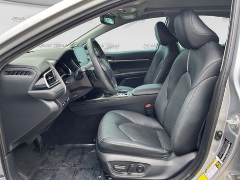 Used 2022 Toyota Camry XSE w/ Navigation Package FWD image 9