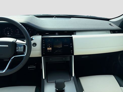 New 2026 Land Rover Discovery Sport Landmark image 19