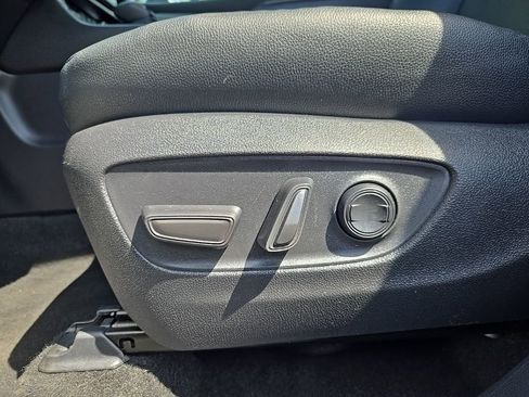 Used 2025 Toyota Grand Highlander AWD image 16