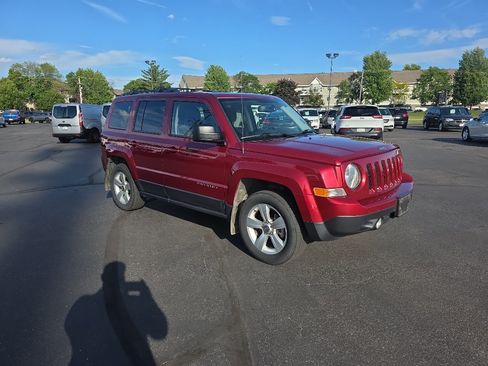 Used 2017 Jeep Patriot Latitude AWD/4WD image 1