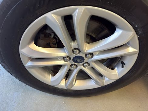 Used 2019 Ford Edge SEL w/ Equipment Group 201A AWD/4WD image 29