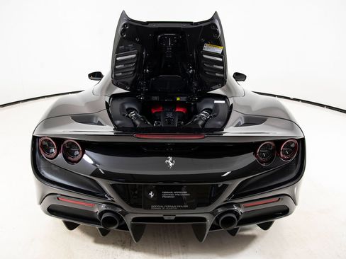 Certified 2022 Ferrari F8 Tributo RWD image 34
