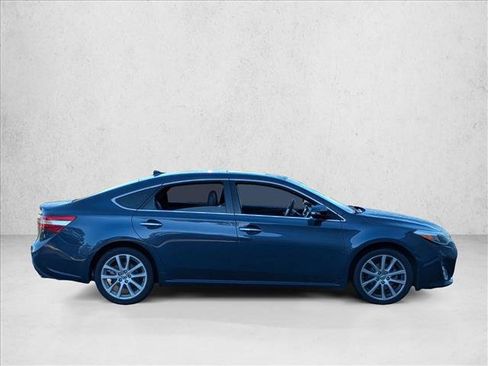 Used 2014 Toyota Avalon Limited image 4