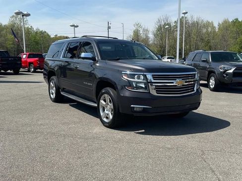 Used 2017 Chevrolet Suburban Premier image 10